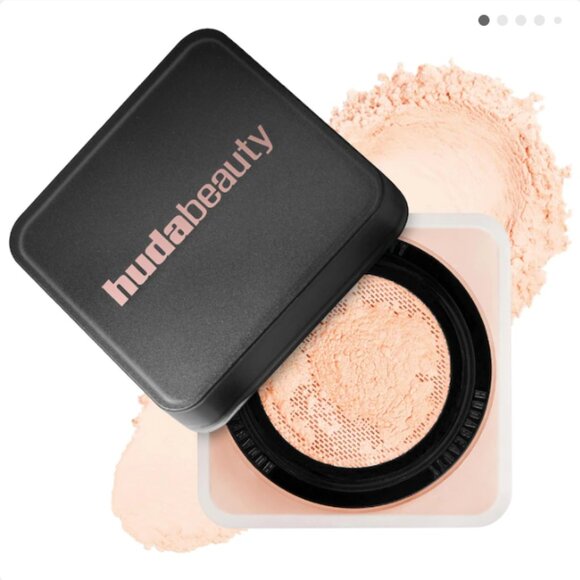 HUDA BEAUTY Other - HUDA BEAUTY Easy Bake Blurring Loose Baking & Setting Powder | Peach Pie